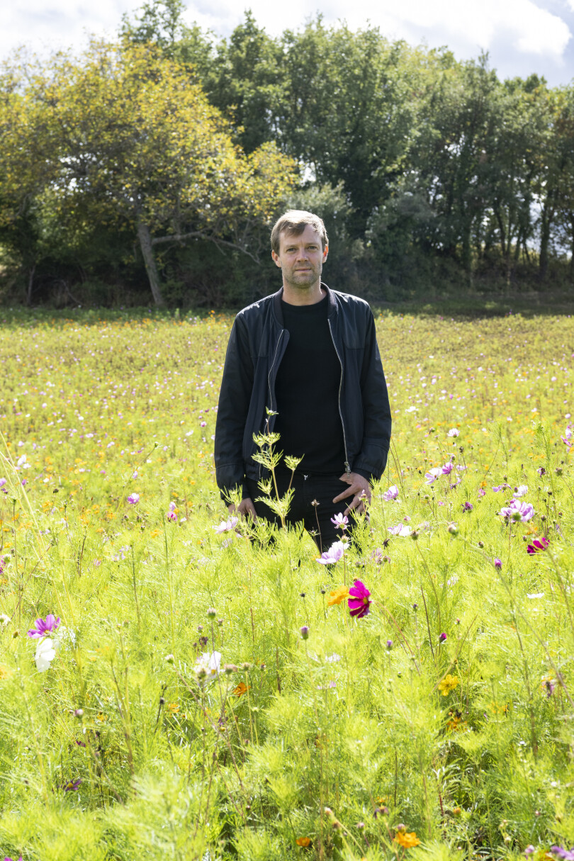 Le paysagiste Bas Smets au domaine Les Davids pour Point de Vue, en 2022.